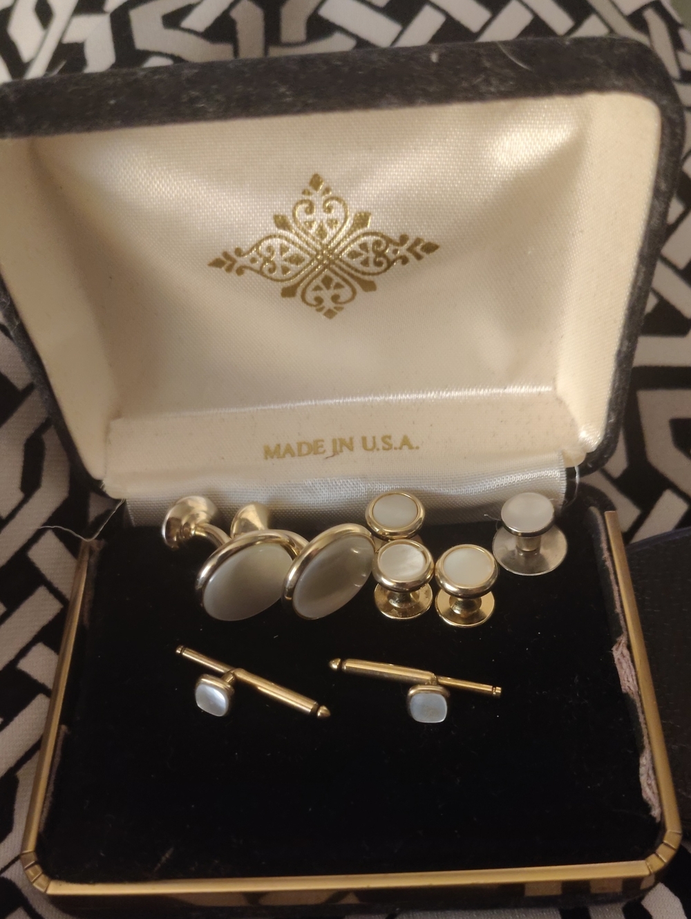 Source Unknown Gold and White Mother-of-Pearl Cufflink and Stud Set